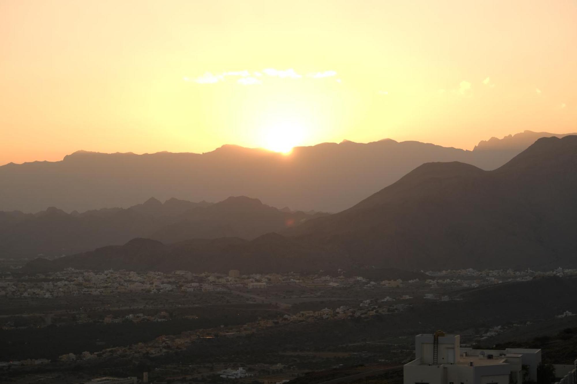 Sunset Sky Hotel Misfāh Екстериор снимка